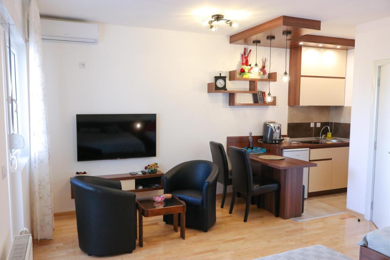 Apartment Dm *